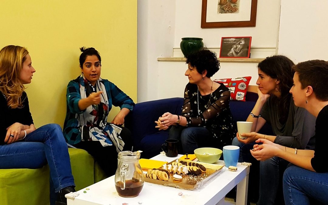L’attivista afghana Malalai Joya in visita a Binario 15